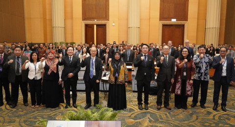 OJK dan ADB Dorong Keuangan Berkelanjutan di Asia